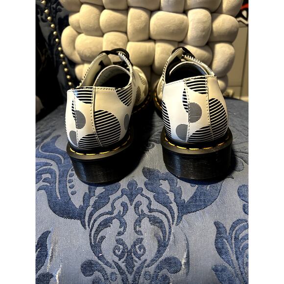 Dr Martens Black and White Polka Dot Oxford size 6/EU 37 NWOT - Picture 4 of 5